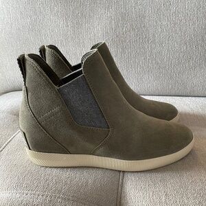 Sorel Out N About Slip On Wedge / 9.5 womens / Stone Green